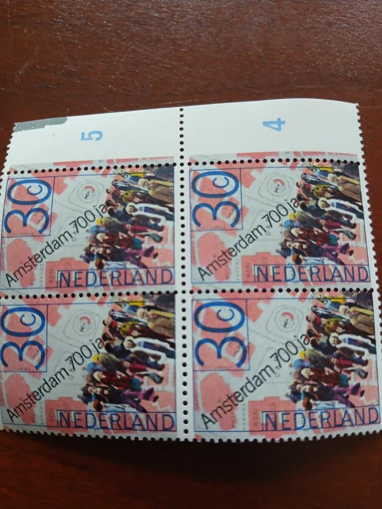 Nederland postzegels 1975 Amsterdam 700 jaar, blok van 4, Postzegels en Munten, Ophalen of Verzenden, Na 1940, Postfris