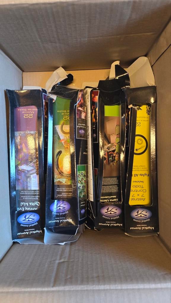 wierook en wierookhouder doos vol, Huis en Inrichting, Woonaccessoires | Overige, Ophalen of Verzenden, Nieuw