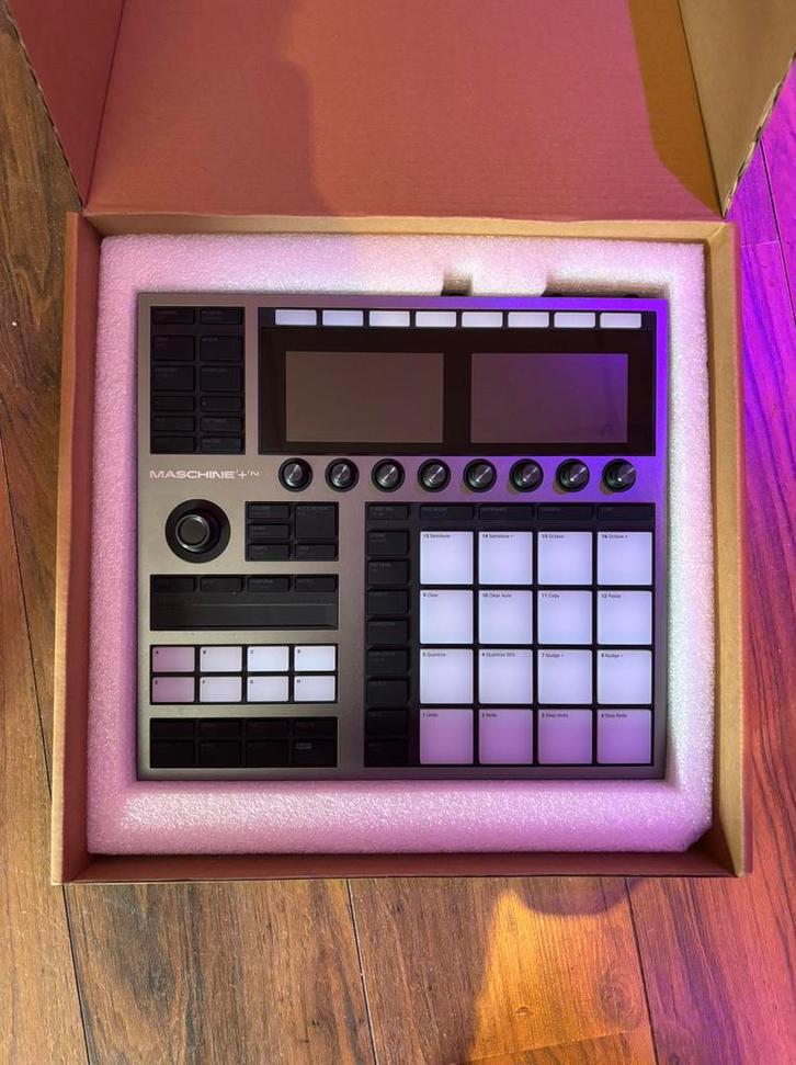 Native Instruments Maschine PLUS standalone, Muziek en Instrumenten, Samplers, Nieuw, Ophalen of Verzenden