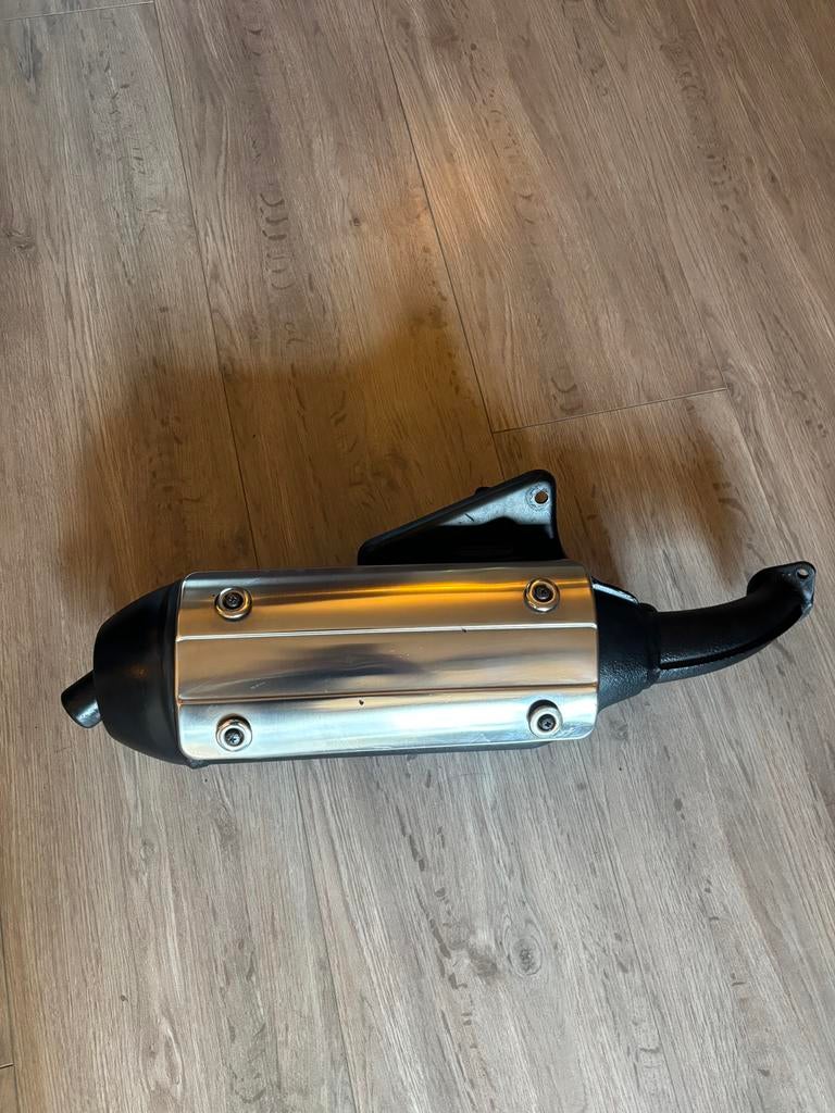 Sm06 uitlaat, Ophalen of Verzenden, Zo goed als nieuw