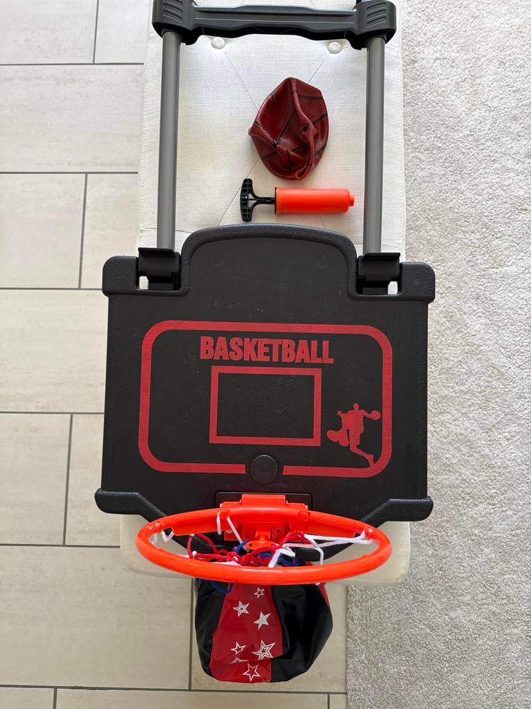 Verstelbare basketbalstandaard met bal en pomp, Ophalen of Verzenden, Zo goed als nieuw