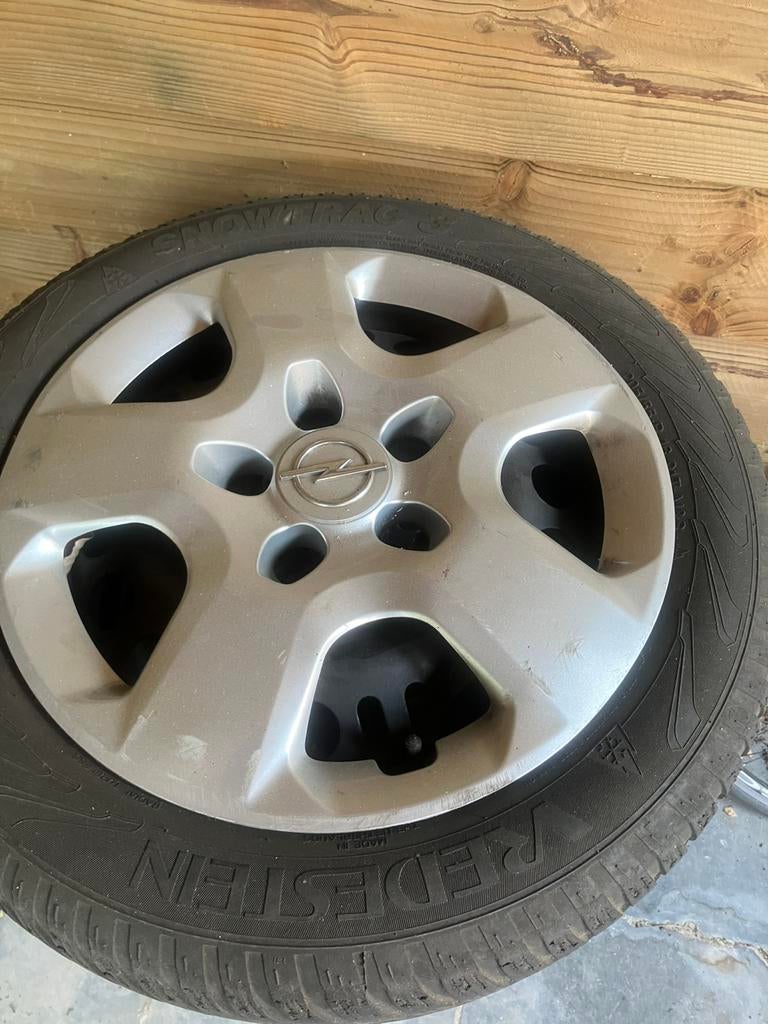 Winterbanden opel astra H, Ophalen, Zo goed als nieuw