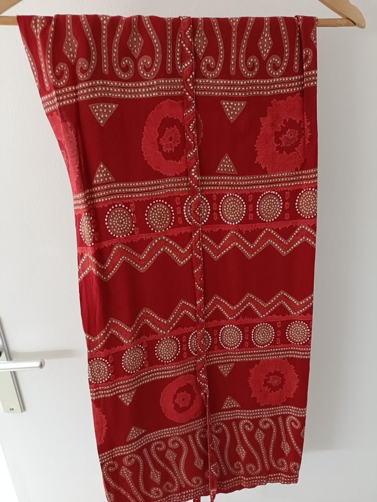 Wikkelrok rood. Viscose., Ophalen of Verzenden, Zo goed als nieuw, Rood, Overige typen