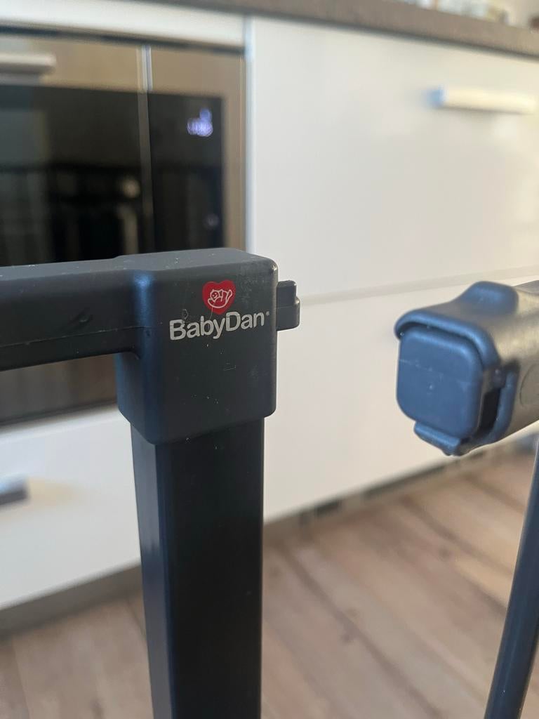 BabyDan Traphekje, Ophalen, Zo goed als nieuw, Metaal of IJzer, Schroefhekje