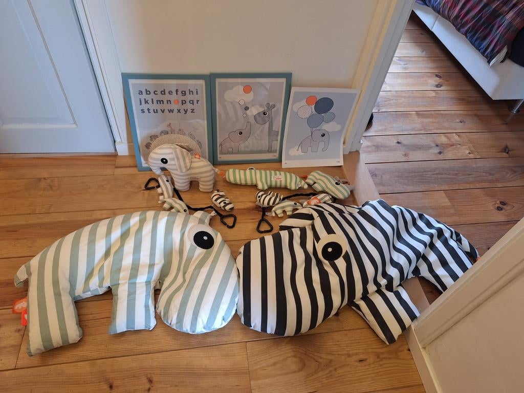 Groot Done by Deer pakket: zitzakken, schilderijen, knuffels, Overige merken, Met geluid, Overige karakters, Overige typen