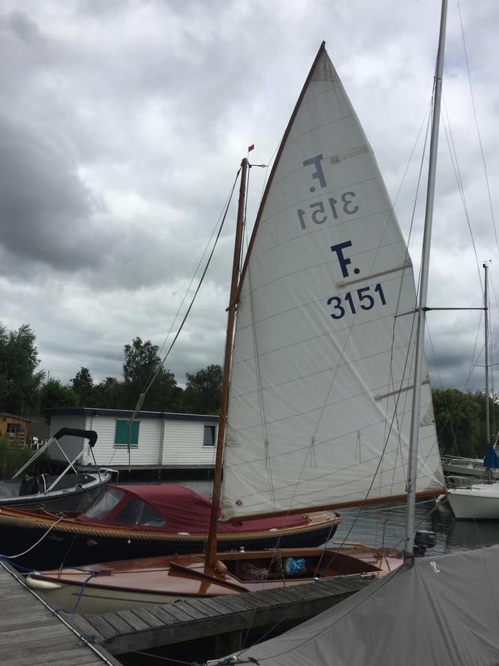 Nette complete Flytour te koop gaffelgetuigd, Watersport en Boten, Open zeilboten, Gebruikt, Overige typen, 6 meter of meer, Polyester