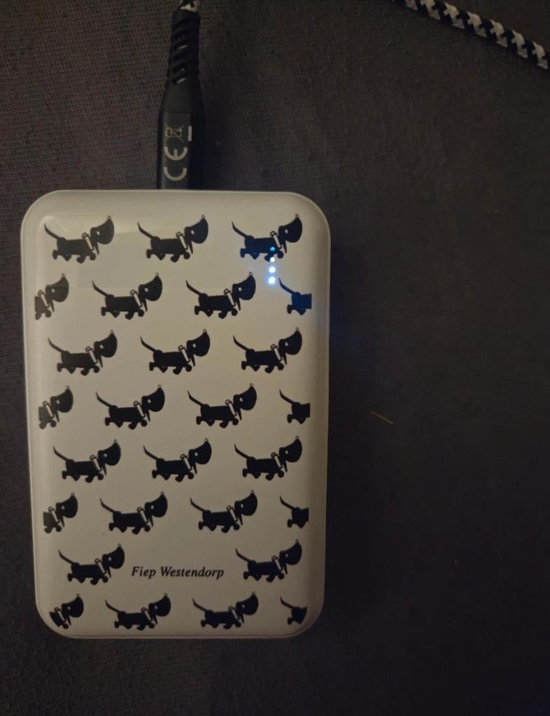 Powerbank Takkie Hema, Ophalen of Verzenden, Zo goed als nieuw