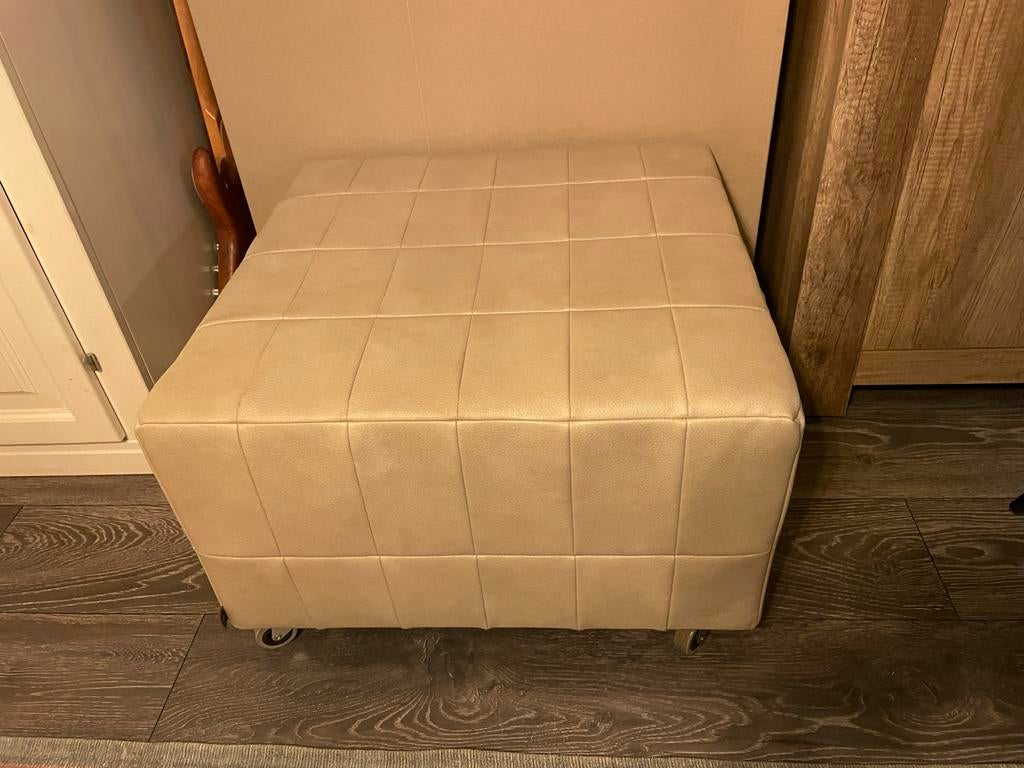 Woood Poef Hocker Leatherlook - Beige/Crème, Ophalen, Vierkant, Leer, Zo goed als nieuw
