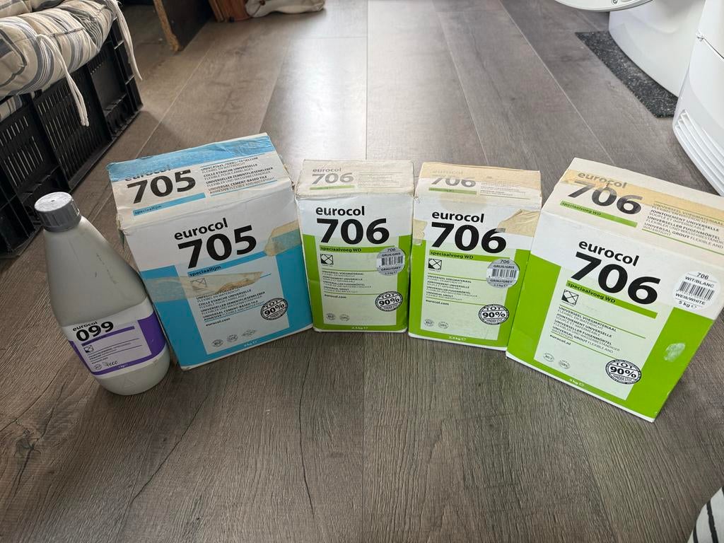 Tegelbenodigdheden: voorstrijk, lijm, voegmiddel, Ophalen of Verzenden, Gebruikt, Overige typen