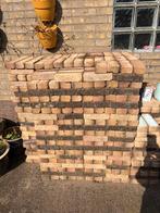 Stenen / waaltjes voor tuinterras - gratis, Ophalen, Zo goed als nieuw, Beton, Klinkers
