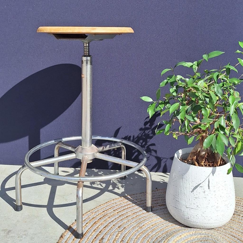 Vintage industriële atelier kruk, ronde kruk, beuken zitting, Gebruikt, Vintage, In hoogte verstelbaar, Ophalen of Verzenden