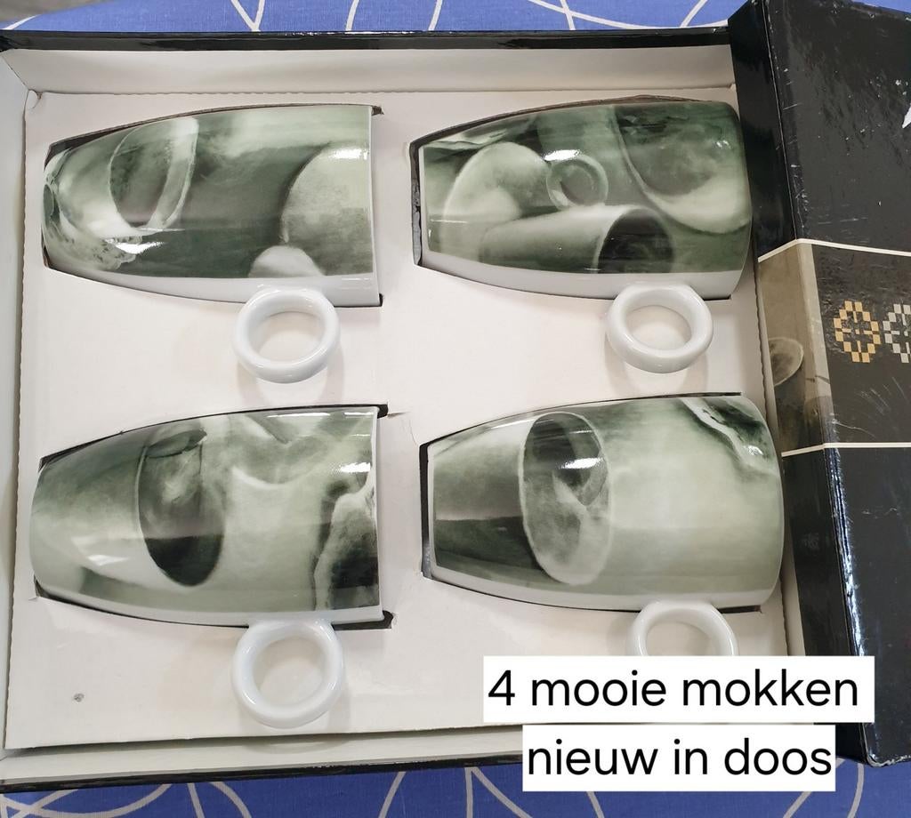 4 mooie mokken - nieuw in doos, Ophalen of Verzenden