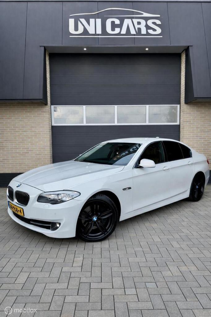 BMW 5-serie 528i 259PK High Executive|Sport|Navi|Leder|LM19, Euro 5, Achterwielaandrijving, Gebruikt, Zwart