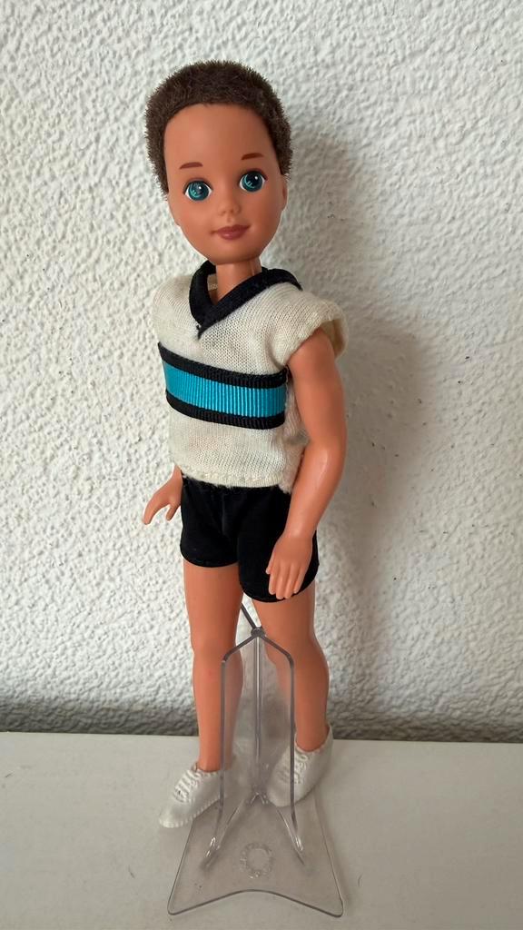 Barbie TODD Mattel, Verzamelen, Poppen, Zo goed als nieuw, Ophalen of Verzenden