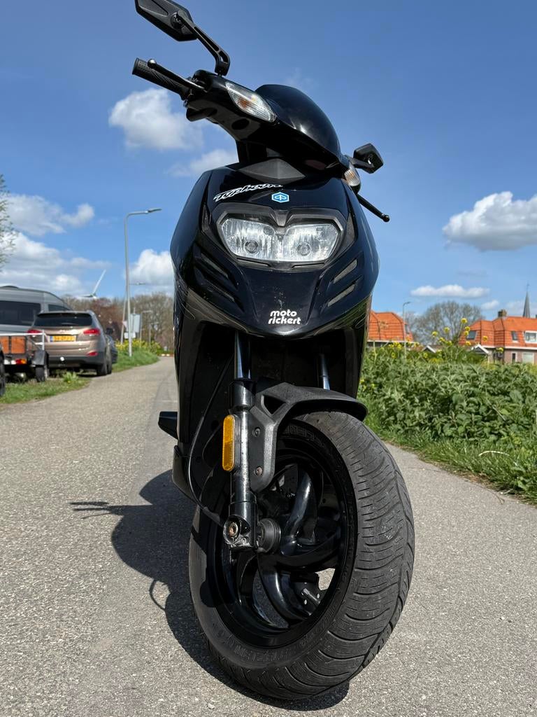 Piaggio Typhoon 125cc 4T, Fietsen en Brommers, Scooters | Piaggio, Ophalen, Zo goed als nieuw, Benzine, Overige modellen