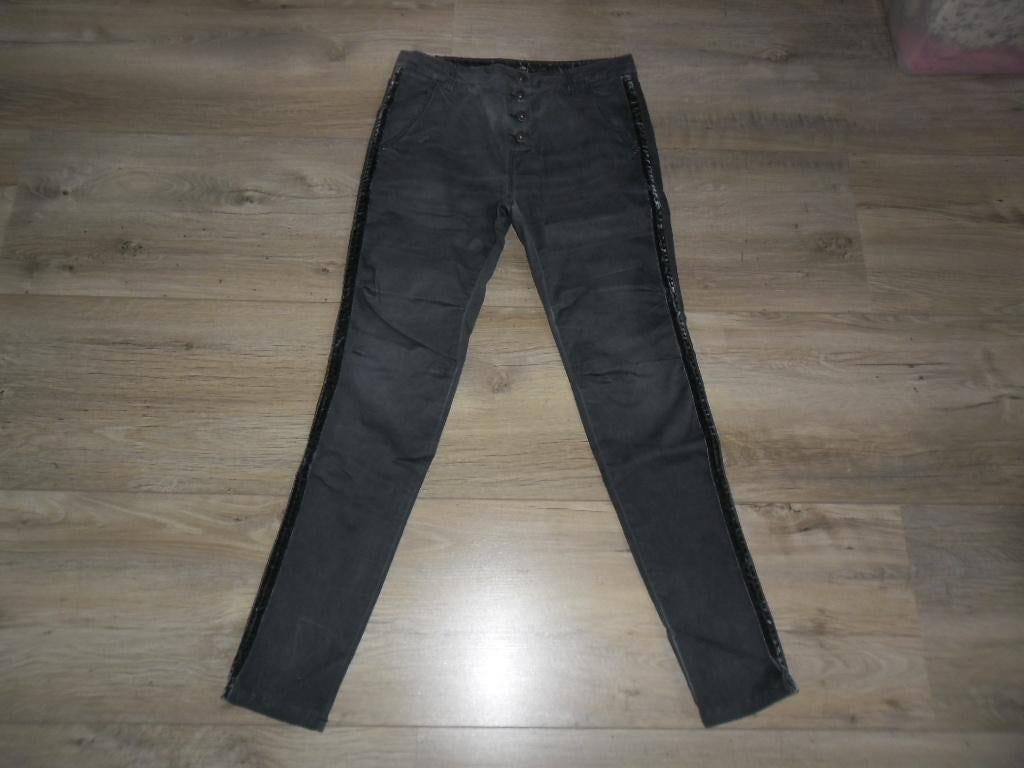 Bianco Grijze Lange Broek Met Donkergrijze Bies Maat 38, Kleding | Dames, Spijkerbroeken en Jeans, Bianco, Ophalen of Verzenden