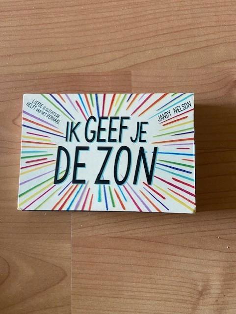 Ik geef je de zon - Jandy Nelson - dwarsligger, Boeken, Kinderboeken | Jeugd | 13 jaar en ouder, Gelezen, Ophalen of Verzenden