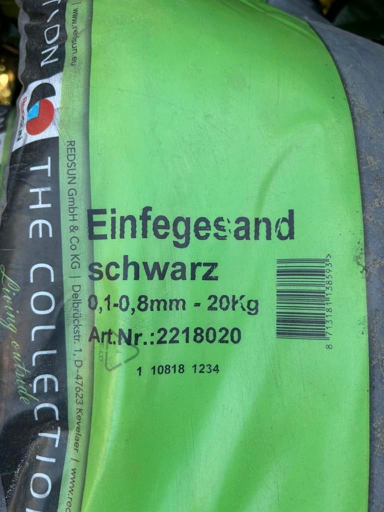 Bestrating in veeg zand zwart., Tuin en Terras, Ophalen of Verzenden, Nieuw, Instrooizand