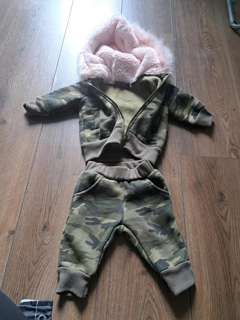 Leger pakje roze capison 3maanden, Kinderen en Baby's, Babykleding | Maat 56, Ophalen, Zo goed als nieuw, Meisje, Pakje