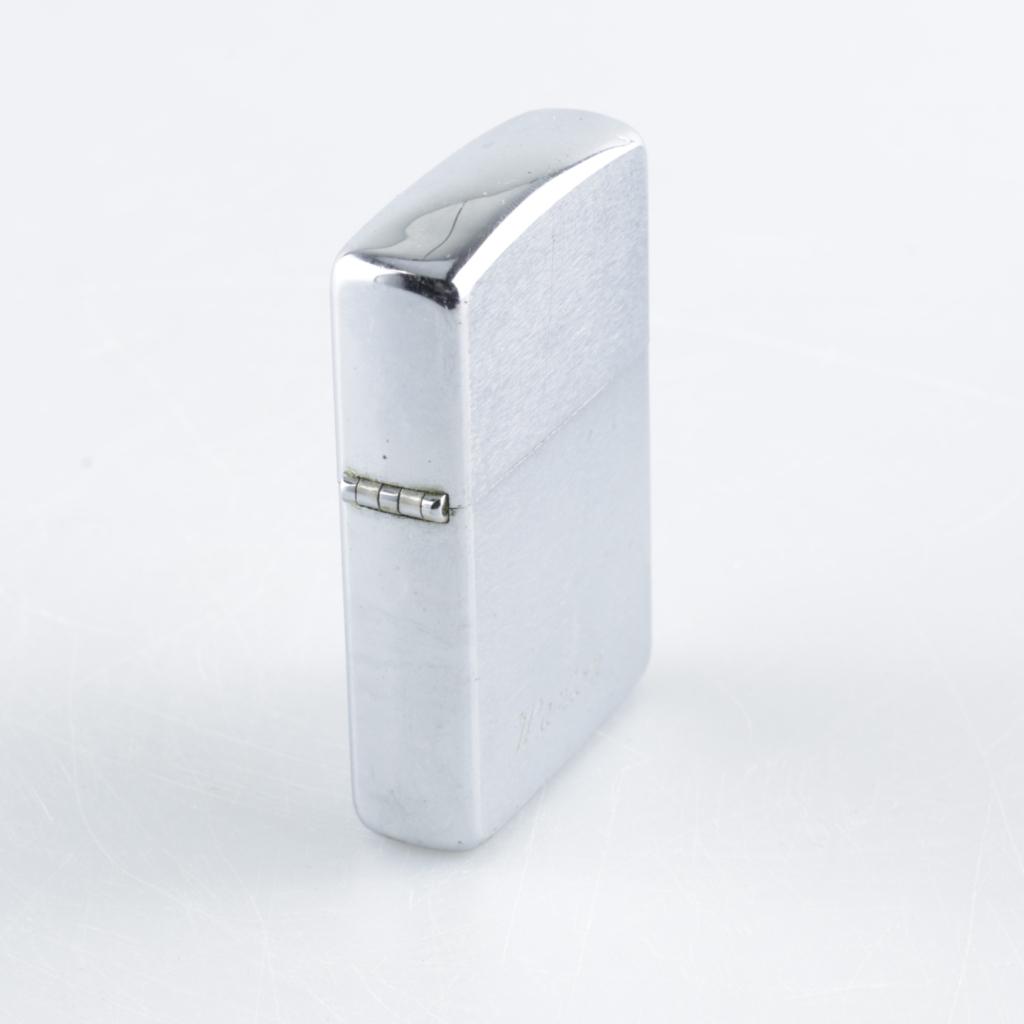 Zippo High Polish Chrome aansteker met hoes, Verzamelen, Flex Ltd., Gebruikt, https://flex.com/contact-us, Nobelstraat 10, 5807 GA Oostrum LB, Limburg, Nederland