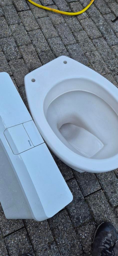 Wc pot en stortbak, Ophalen of Verzenden, Zo goed als nieuw, Steen, Toilet
