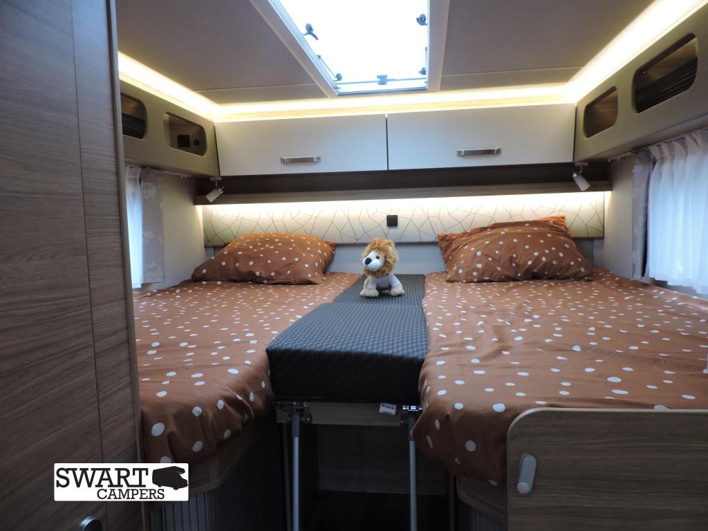 Weinsberg CaraCore 700 MEG, 4 pers. lengtebed / hefbed, Ringverwarming, Fiat, Bedrijf, Diesel