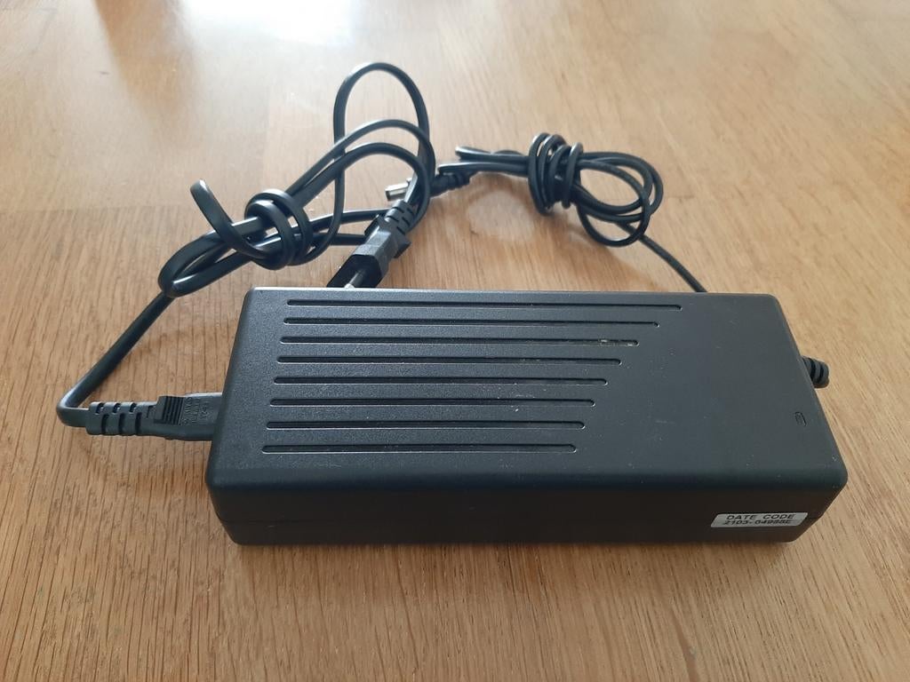 Fiets acculader L100-24 29.4V 3.0A met gratis accu, Ophalen