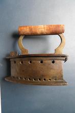 Houtskoolstrijkijzer - Antiek - 1910-1920 - €55,00, Ophalen