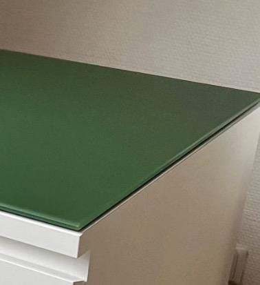 Ikea Malm glasplaat groen, Huis en Inrichting, Kasten | Ladekasten, Gebruikt, Minder dan 100 cm, Minder dan 50 cm, 25 tot 50 cm