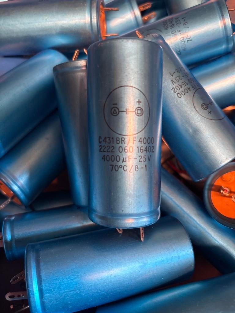 C431BR/F4000 4000uF-25V condensatoren, Ophalen of Verzenden, Gebruikt