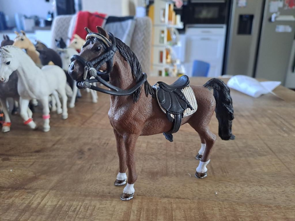 Schleich amarican saddlebred met tuig, Ophalen of Verzenden, Zo goed als nieuw, Paard, Beeldje of Figuurtje