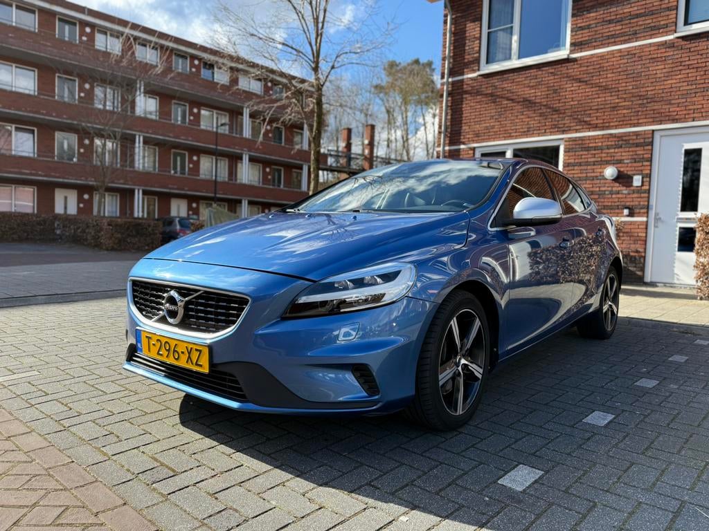 Volvo V40 T2 1.5 90KW/122PK Aut-6 2018 Blauw, Auto's, 1498 cc, Zwart, 4 cilinders, 700 kg