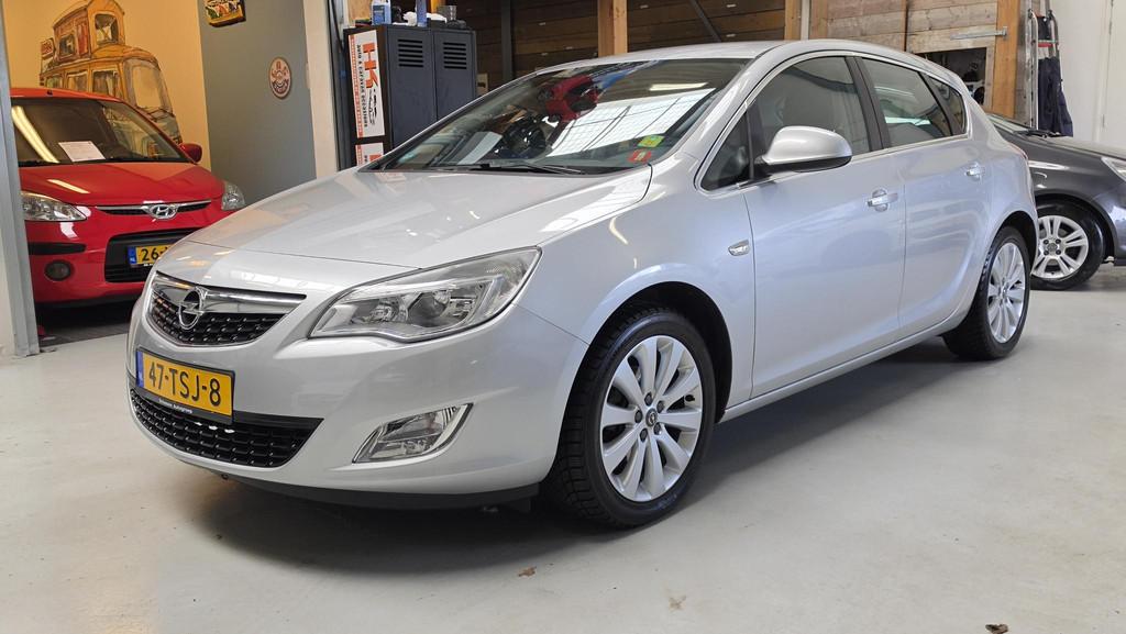 Opel Astra 1.4 Turbo Cosmo Navi, Bluetooth, Nieuwe APK, Clim, Auto's, Opel, Voorwielaandrijving, Euro 5, Stof, Gebruikt