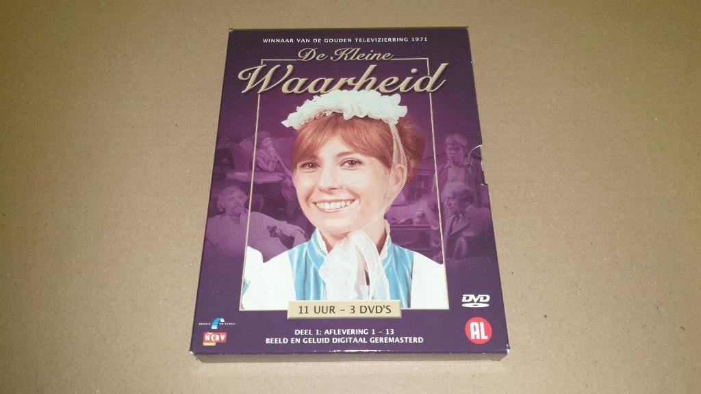 DVD - De kleine waarheid - 3 dvd's set, Ophalen of Verzenden, Zo goed als nieuw, Komedie, Alle leeftijden