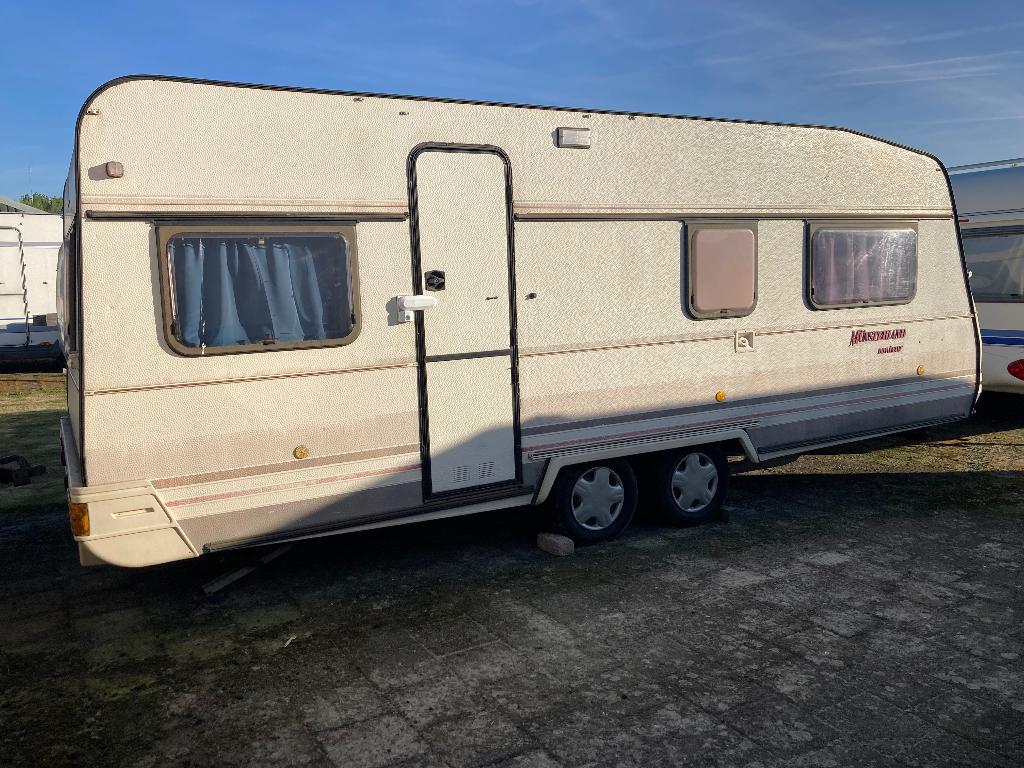 Lmc caravan, Caravans en Kamperen, Vast bed, Rondzit, 750 - 1000 kg, Particulier