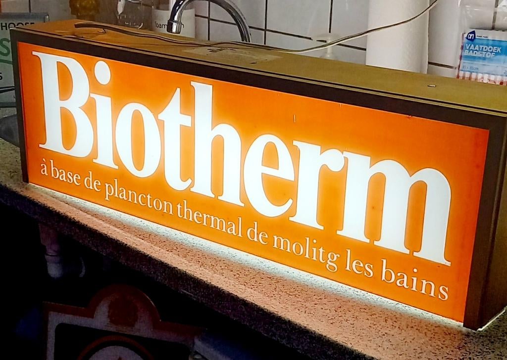 Vintage dubbelzijdige lichtbak, lichtreclame Biotherm, Verzamelen, Merken en Reclamevoorwerpen, Ophalen, Gebruikt, Lichtbak of (neon) lamp