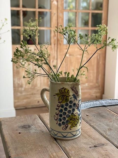 Antieke vaas / pot / kan. Aardewerk keramiek. Druiven motief, Ophalen