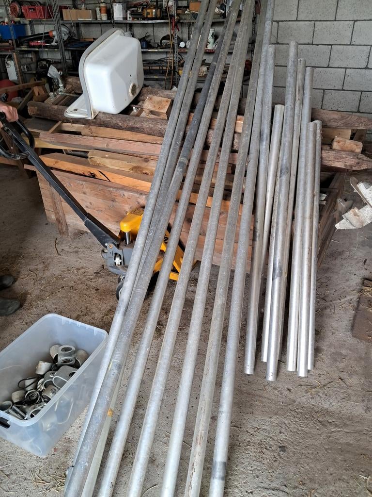 Aluminium buizen voor billbord, Ophalen, 2 tot 4 meter, Aluminium, Zo goed als nieuw