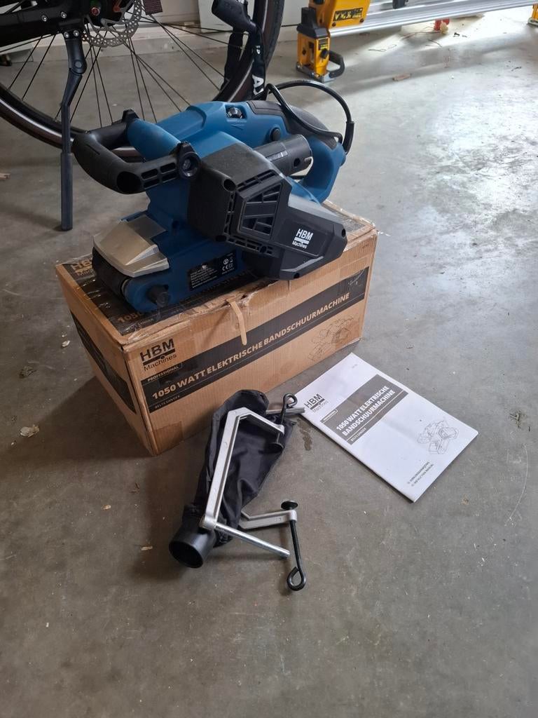 Hbm bandschuurmachnine, Ophalen of Verzenden, Nieuw, 1200 watt of meer, Bandschuurmachine