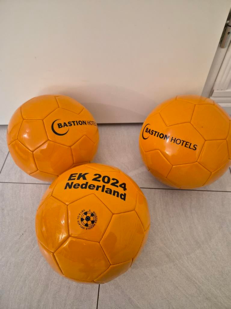 3 Oranje voetballen EK 2024 - Nieuw met Oranjegevoel, Ophalen of Verzenden, Nieuw, Bal
