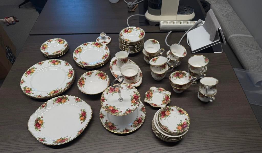 Engels Aynsley (Staffordshire) servies, Antiek en Kunst, Ophalen