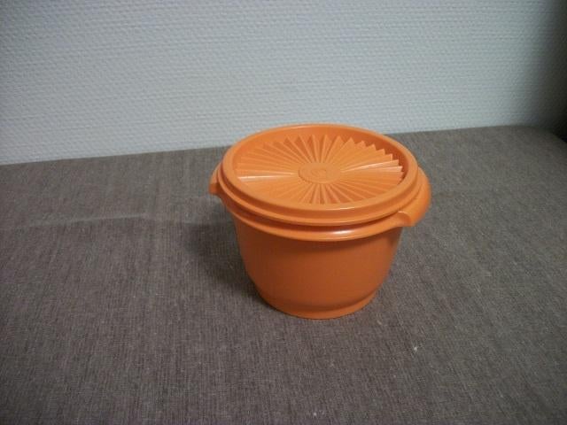 Tupperware Bakje ( oranje, sterdeksel ), Ophalen of Verzenden, Gebruikt, Oranje, Bak of Kom