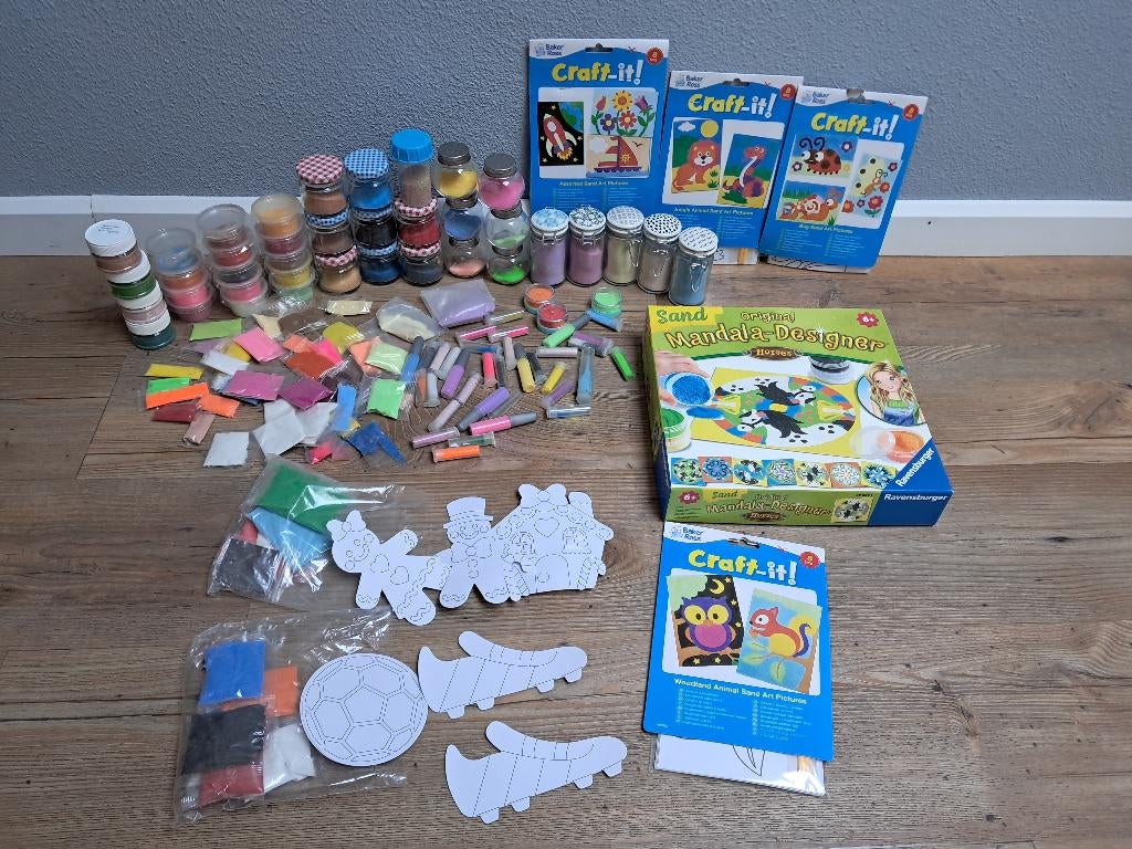 Leuke knutsel set met gekleurd zand, Ophalen of Verzenden, Zo goed als nieuw