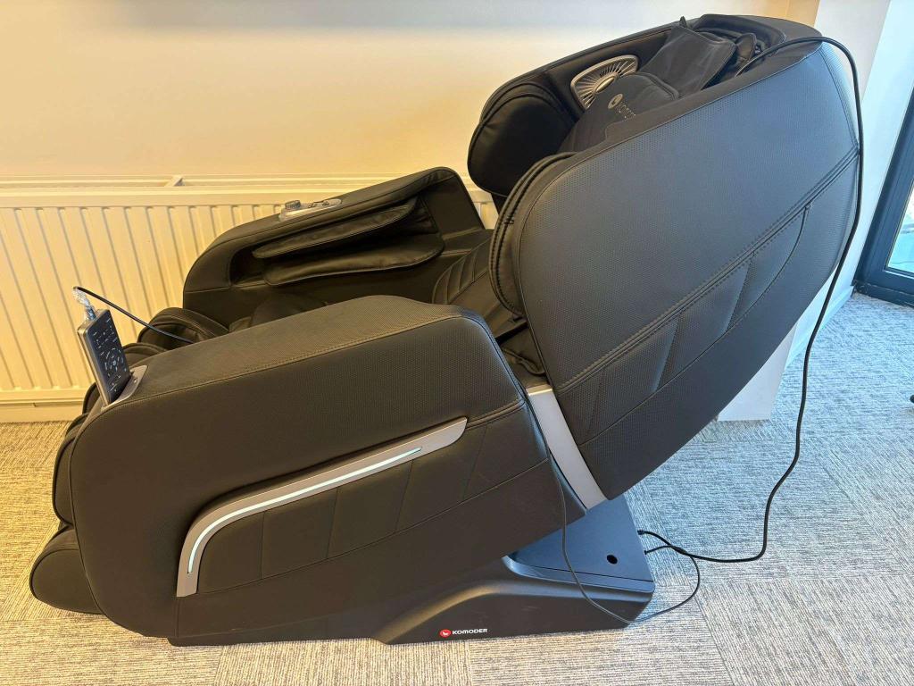 Komoder Massagestoel – Focus II Black - Als nieuw!*, Niet ingevuld, Massagestoel of Kussen, Zo goed als nieuw, Niet ingevuld