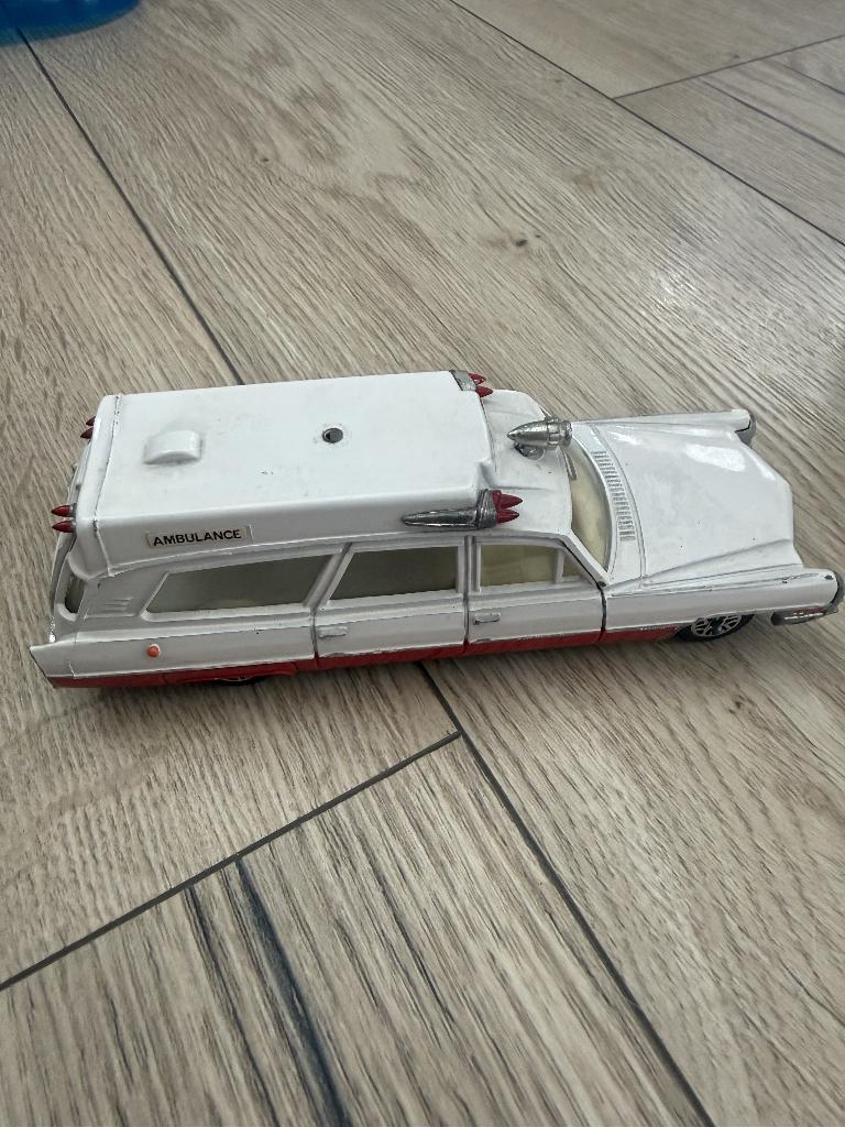 Dinky Toys Cadillac Superior Rescuer ambulance, Ophalen of Verzenden, Gebruikt, Auto, Dinky Toys