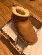 Uggs Classic Ultra mini 37, Ophalen of Verzenden, Nieuw, Bruin, Lage of Enkellaarzen