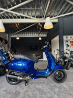 Vespa sprint 50S | Custom | Full option | Nieuwstaat |3000km, Ophalen, Overige modellen, Zo goed als nieuw, Benzine