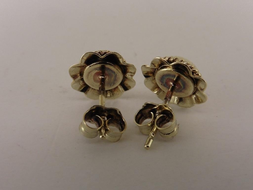 Gouden oorknopjes met granaat                            G28, Gebruikt, ., Ophalen of Verzenden, .