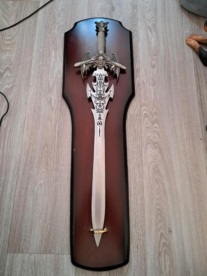 Decoratief Zwaard op Plank - 85-100 cm, Verzamelen, Overige Verzamelen, Gebruikt, Ophalen
