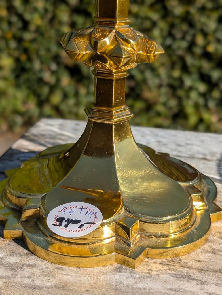 Antieke monstrans 60 cm hoog met stolp. €940, Ophalen